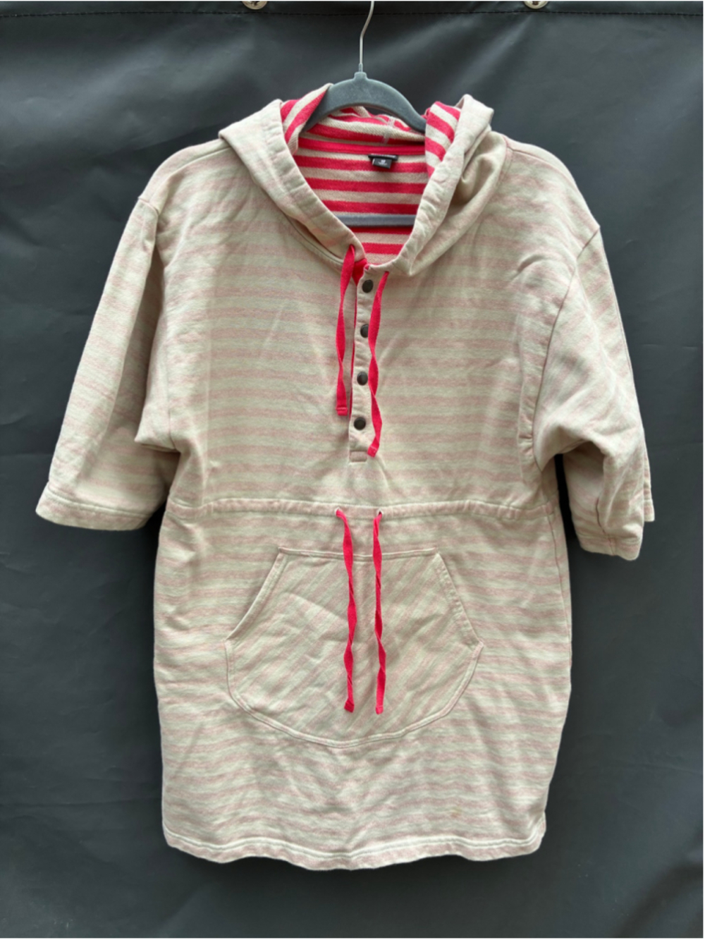 The Patagonia Women's Sandlapper Cover-up is a knee-length, organic cotton XS